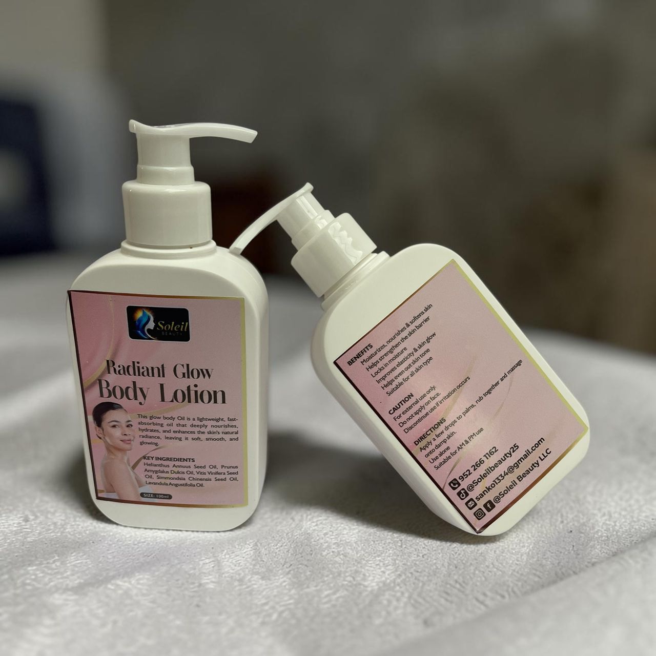 IL BEAUTY
https://www.soleilbeauty.co › products › radiant-glow-body-lotion
Radiant Glow Body Lotion for Hydrated Skin | Soleil Beauty